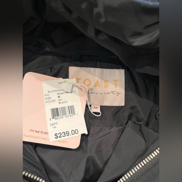 NWT Revolve Toast Society Pluto Puffer Jacket - Picture 11 of 13